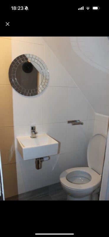 Room Saville Road in Greater London