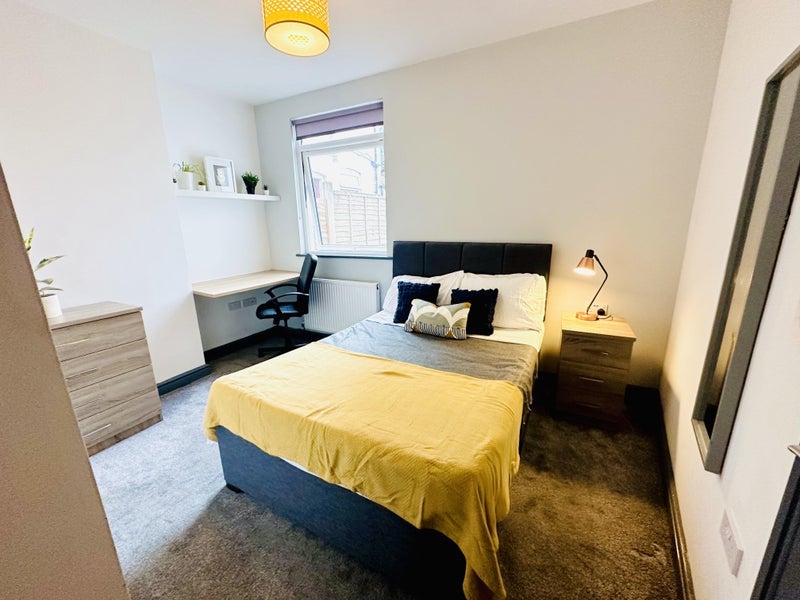 Room Linden Road in Sandwell