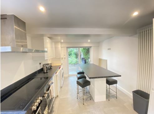 Room Borthwick Road in Greater London