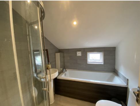 Room Borthwick Road in Greater London