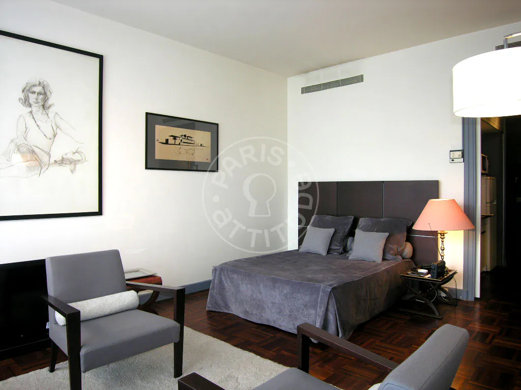 Flat Rue de Paradis in Paris