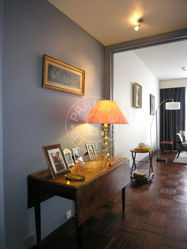 Flat Rue de Paradis in Paris