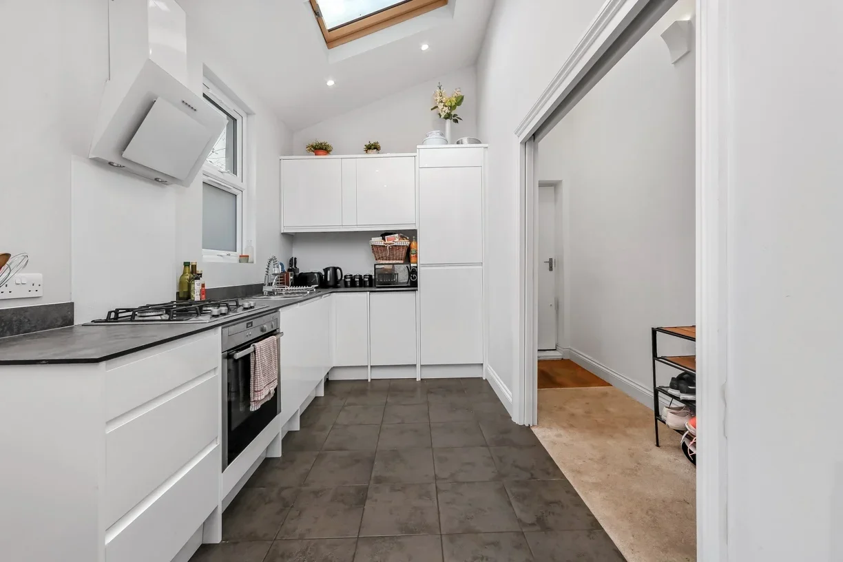 Flat Mitcham Road in Greater London
