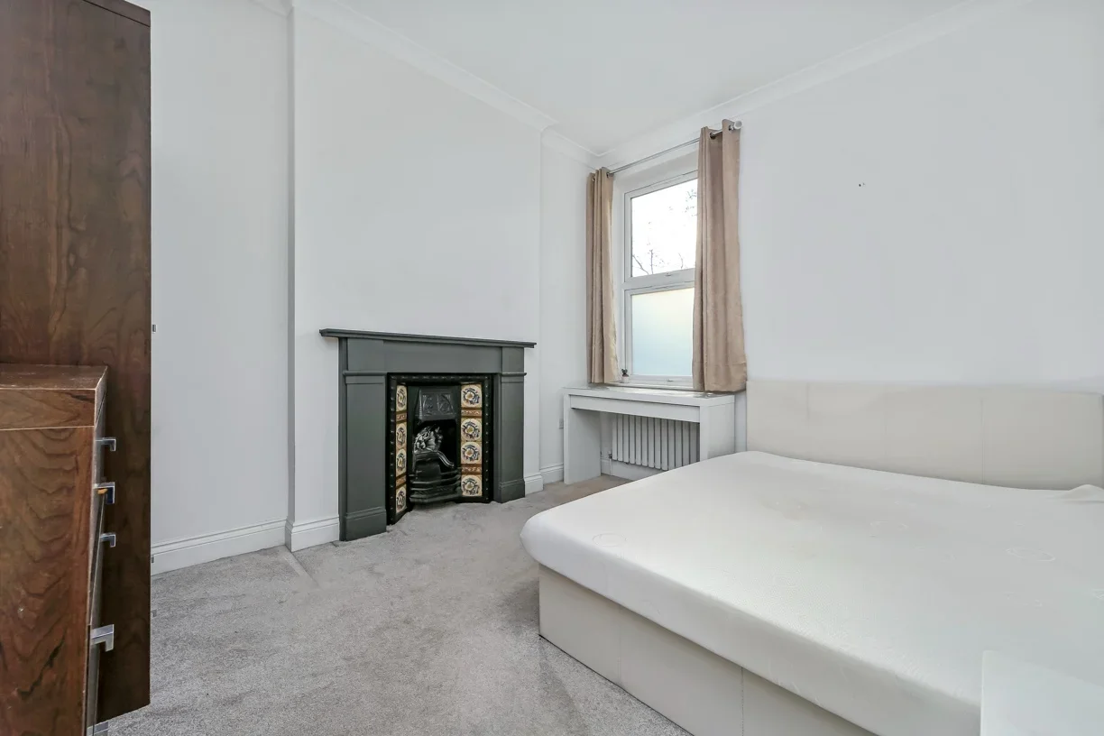Flat Mitcham Road in Greater London