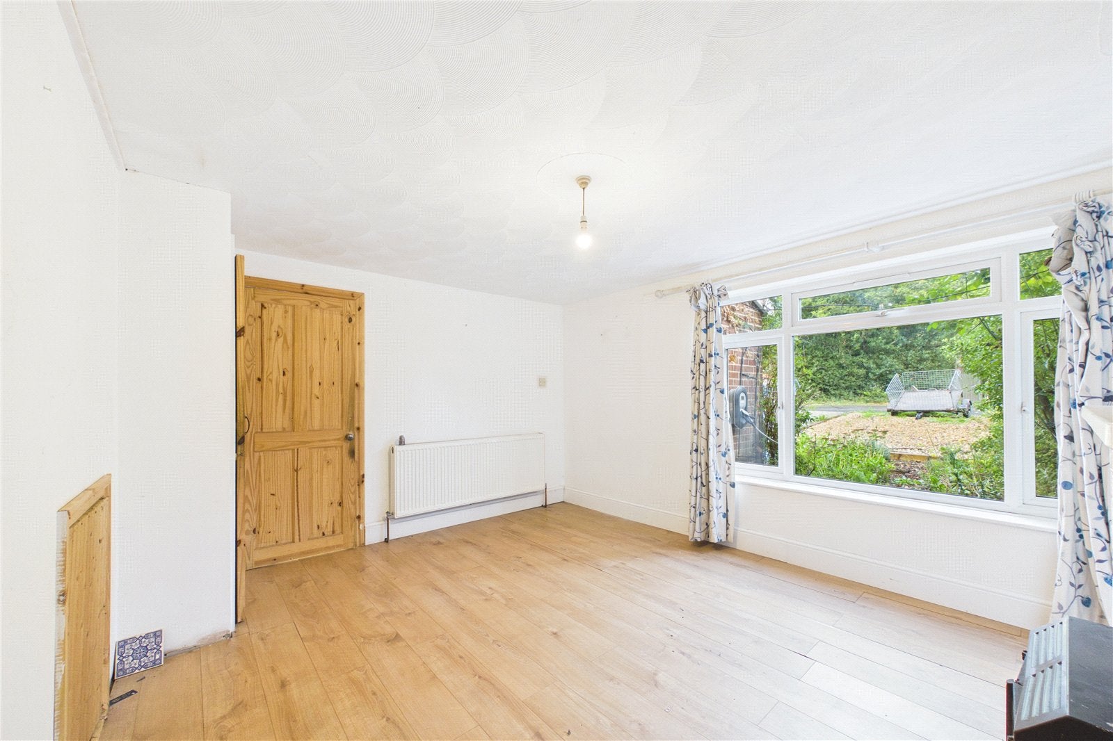 House Longmoor Lane in Mortimer