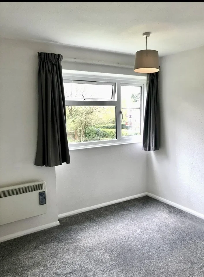 Flat Davos Close in Woking