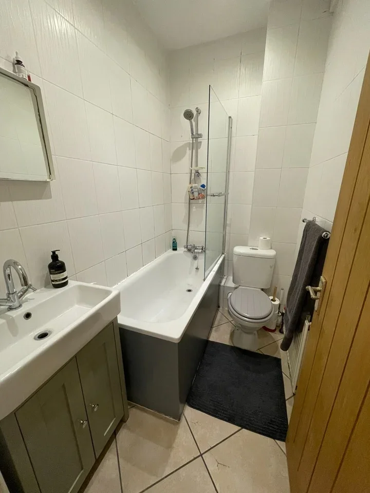 Flat Rectory Road in Greater London