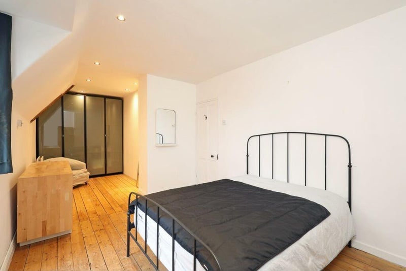 Room Loughborough Road in Greater London