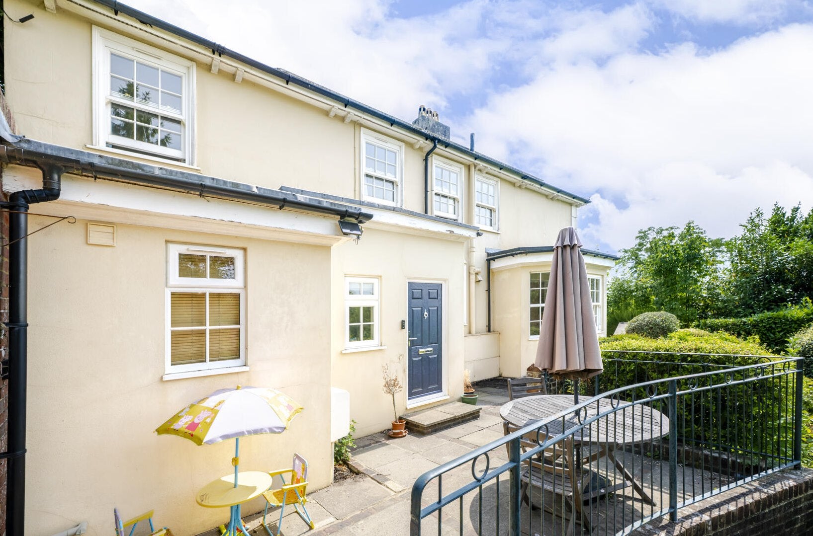 House Snatts Road in Wealden