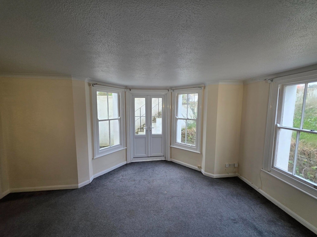 Flat Blackwater Road in Eastbourne