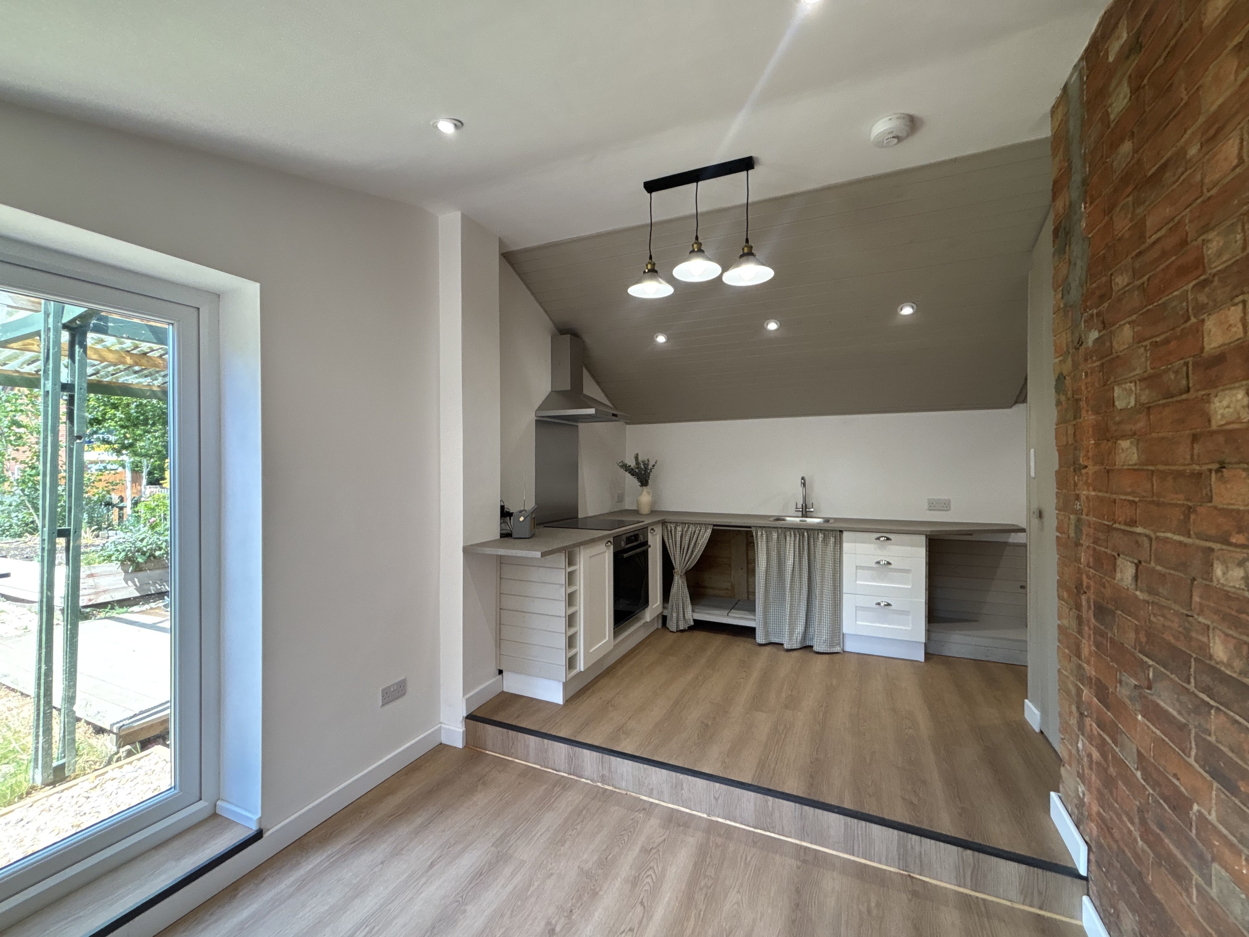 Flat Chequers Lane in North Crawley