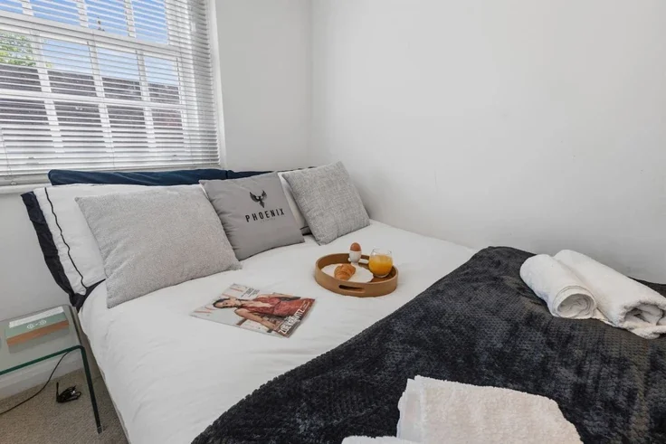 Flat Marlowe Avenue in Canterbury