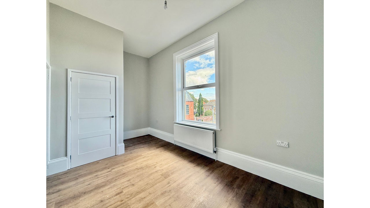 Flat Albion Street in Wakefield