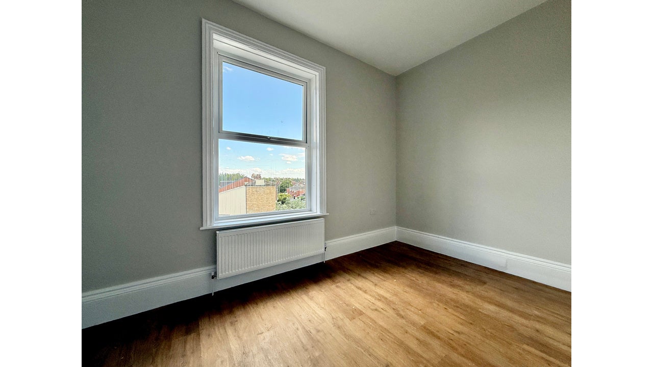 Flat Albion Street in Wakefield