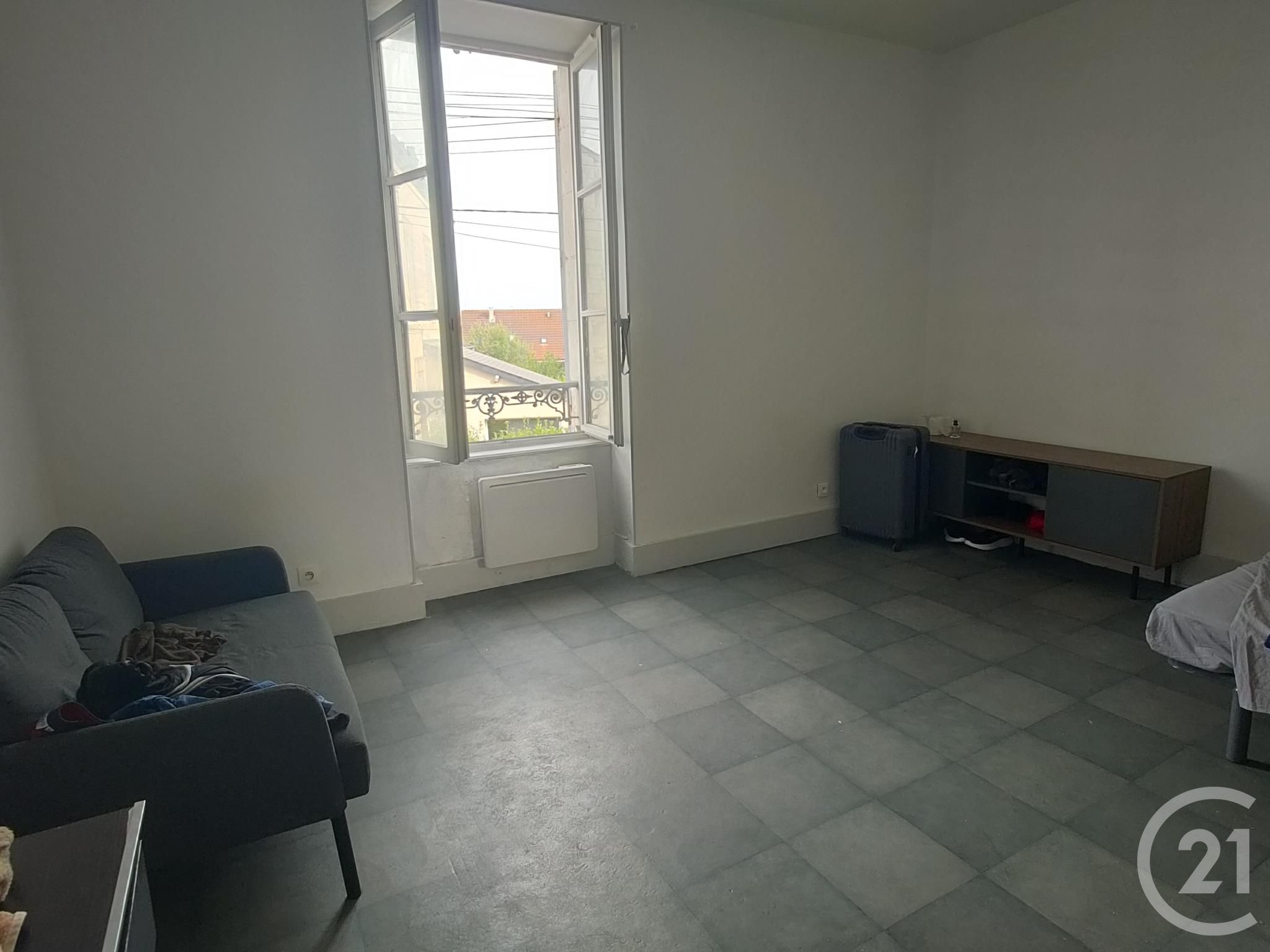Appartement Route Nationale à Saint-Léger-des-Vignes