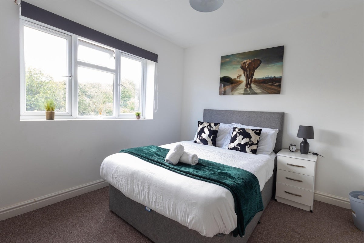 Room Alderman's Green Road in Coventry