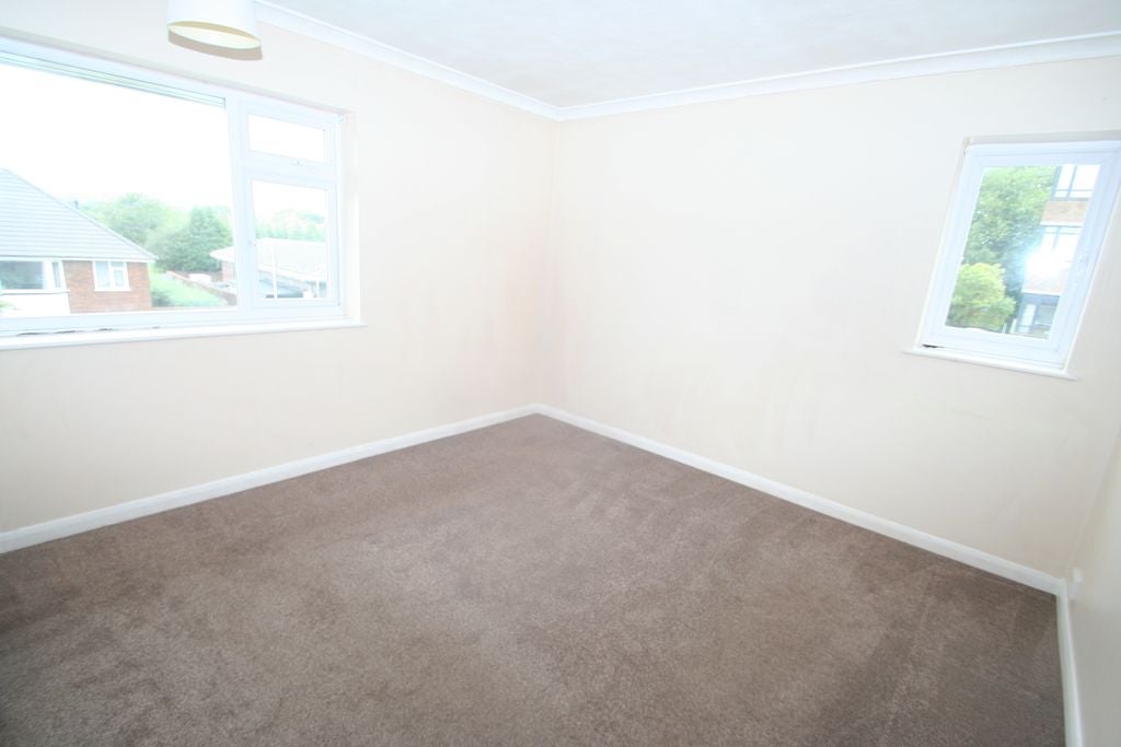 Flat Drake Avenue in Worthing