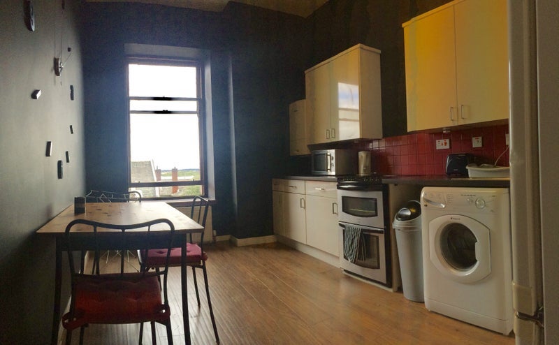 Room Whitevale Street in Glasgow
