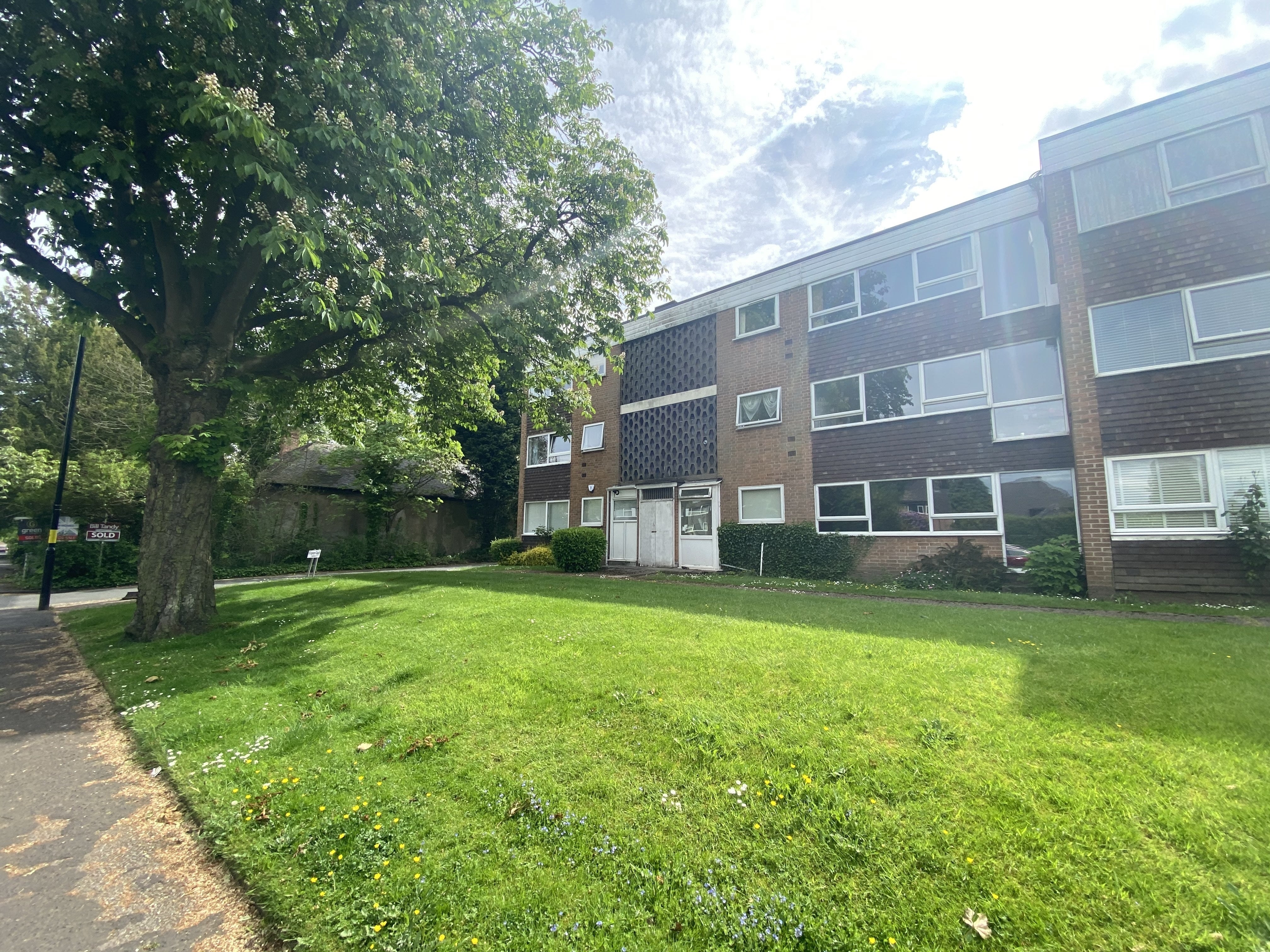 Flat Kingston Court in Birmingham