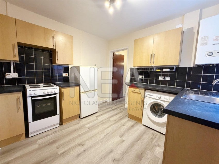 Flat Kensington Road in Reading