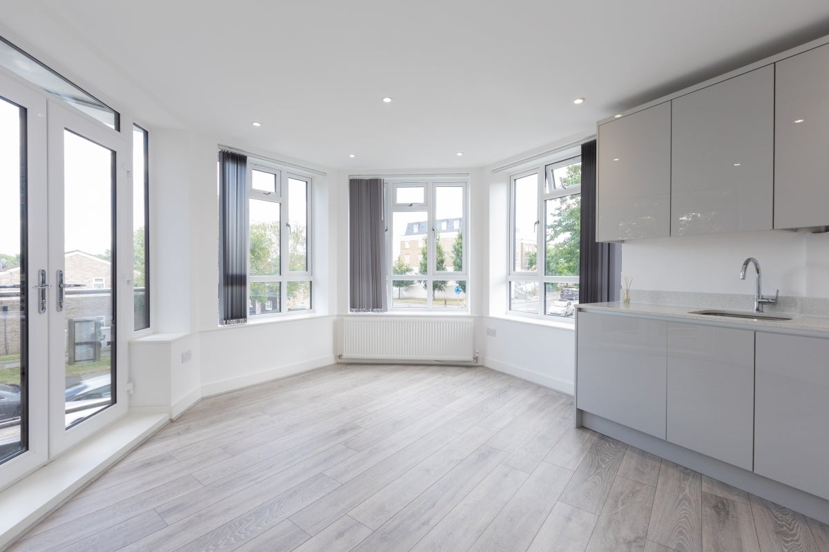 Flat Cookham Road in Maidenhead