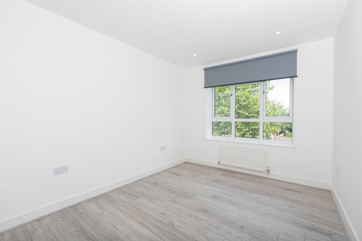 Flat Cookham Road in Maidenhead