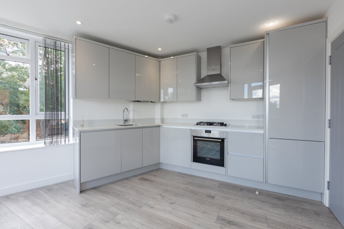 Flat Cookham Road in Maidenhead