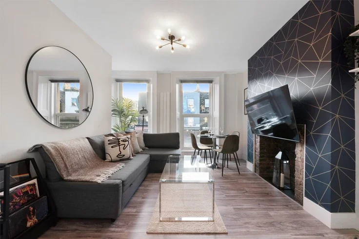 Flat Camden High Street in Greater London