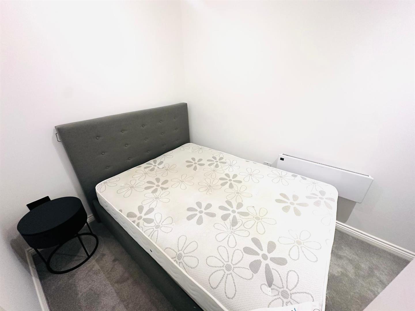 Flat Springwell Road in Leeds