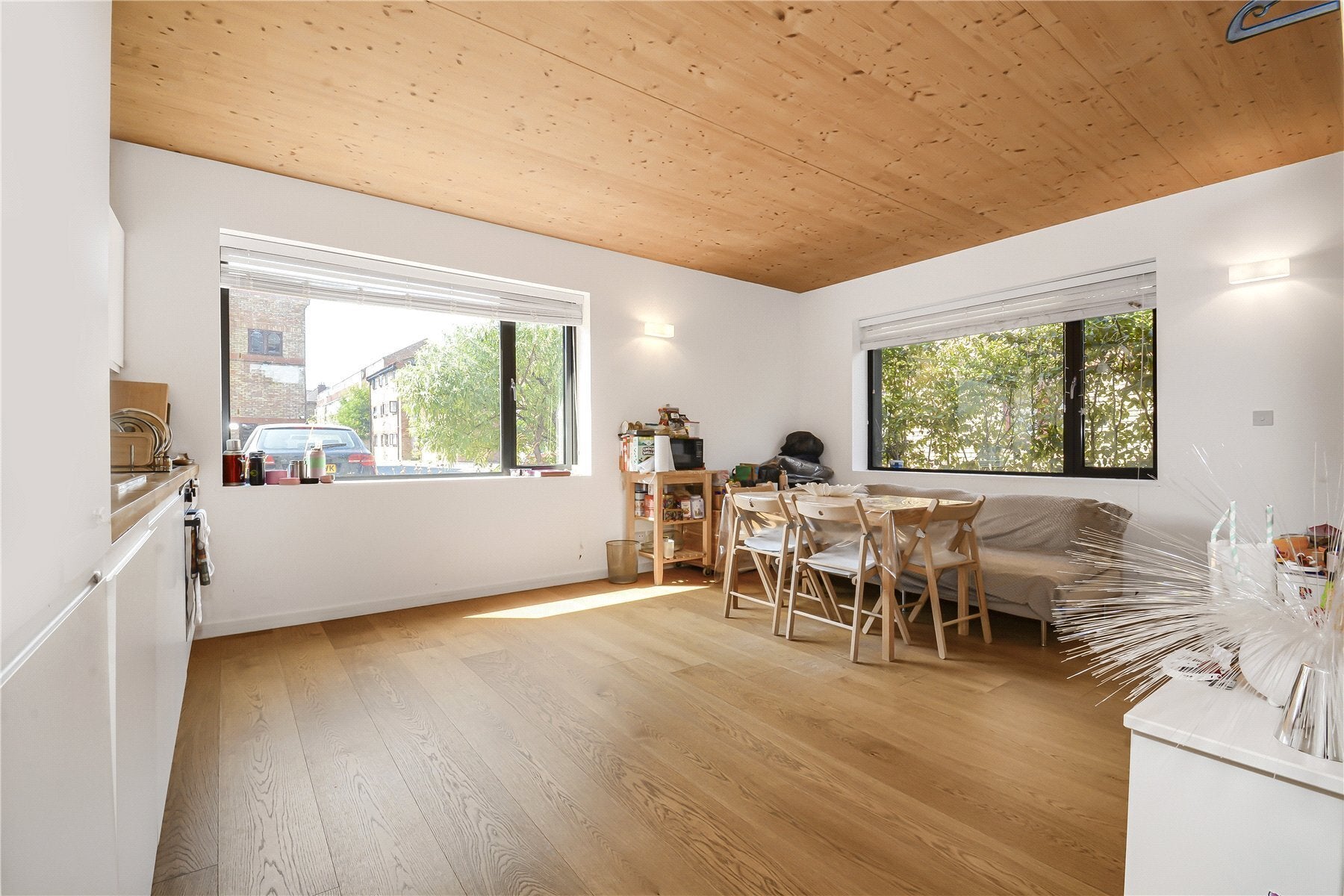 Flat Chobham Road in Greater London