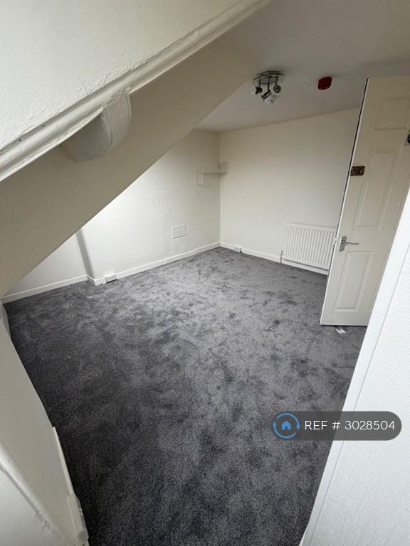 Room North Road East in Plymouth