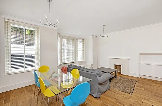 Flat Hornton Street in Greater London