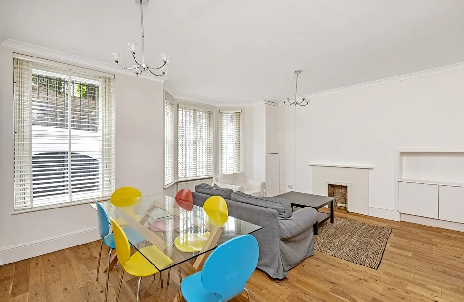 Flat Hornton Street in Greater London