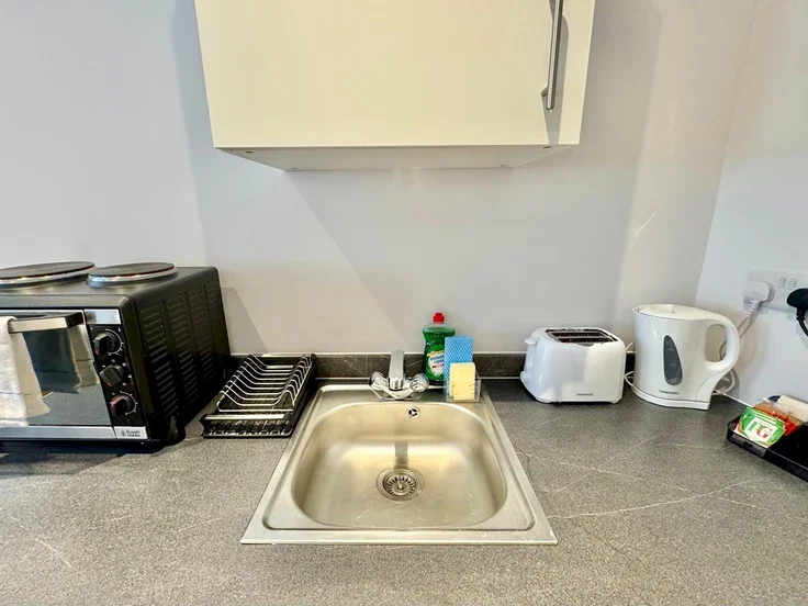 Room Bulwer Street in Greater London