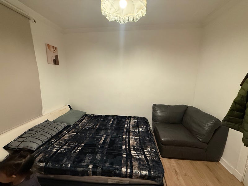 Room Curling Crescent in Glasgow