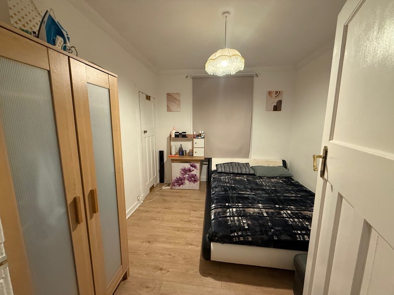Room Curling Crescent in Glasgow