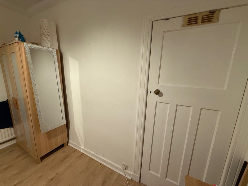 Room Curling Crescent in Glasgow