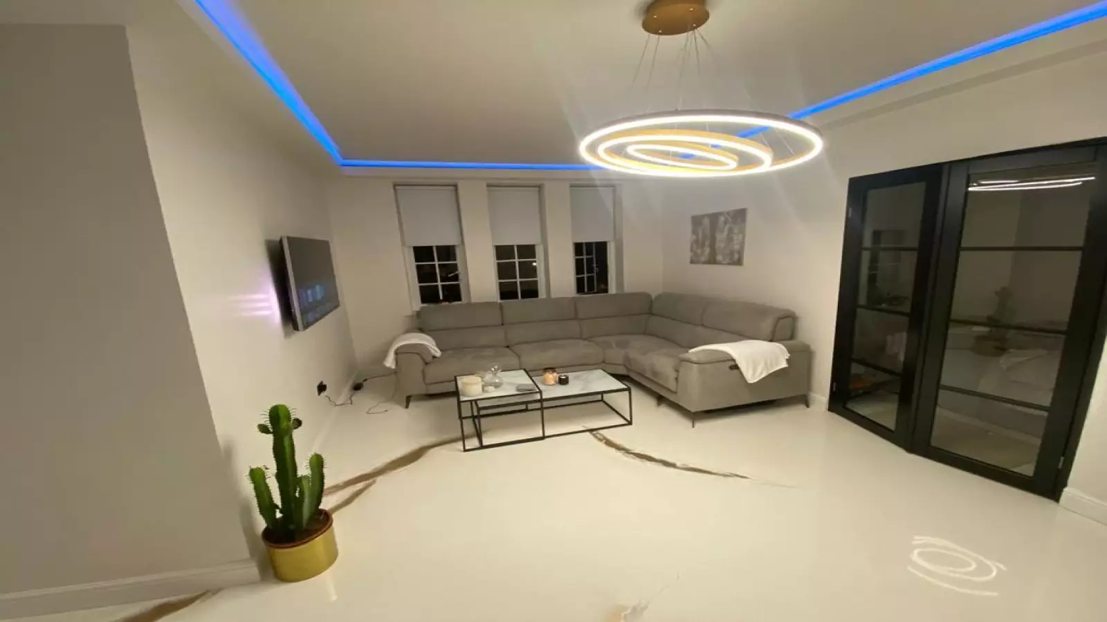 Flat Finchley Road in Greater London