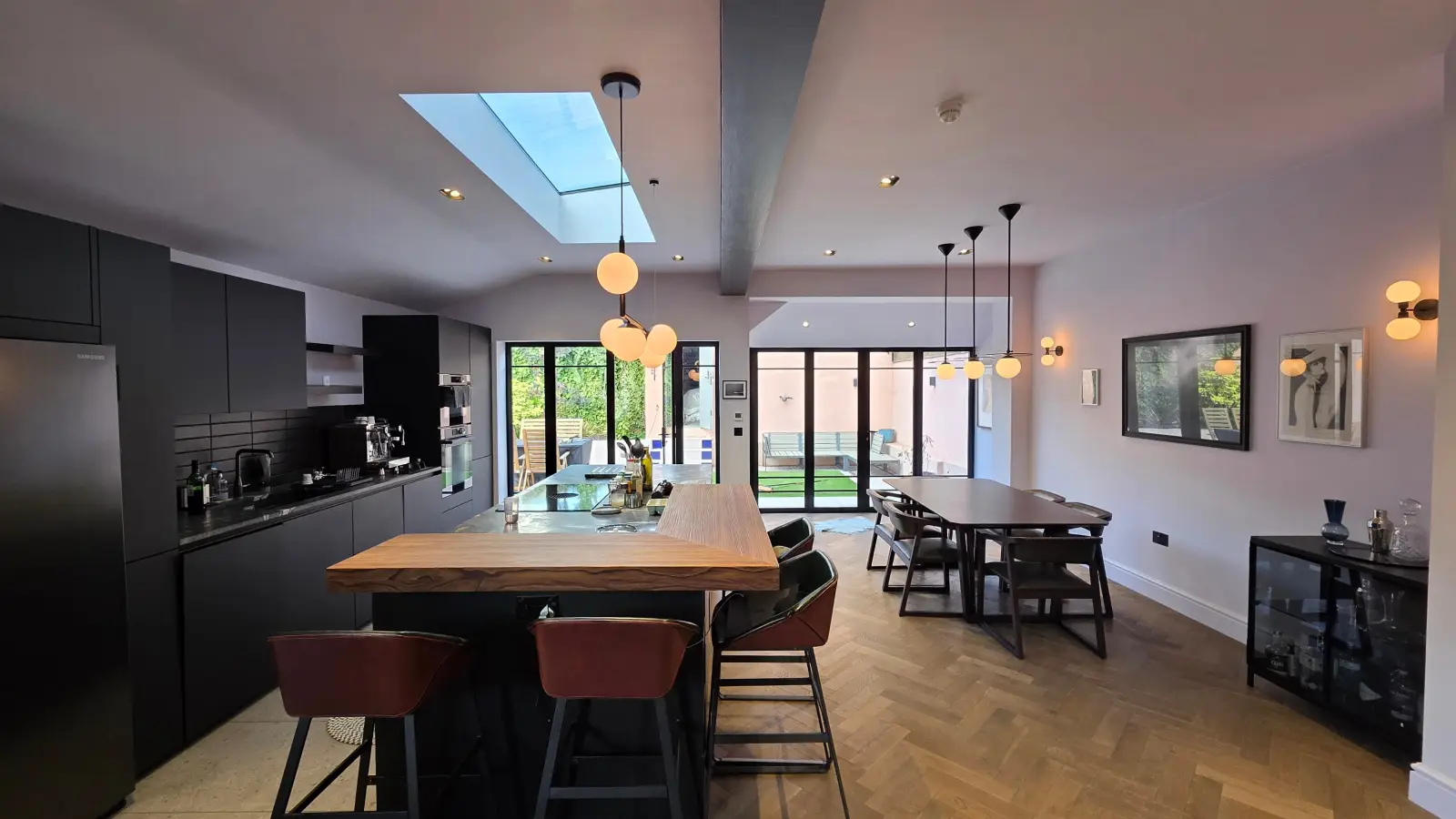 Flat Sylvan Road in Greater London