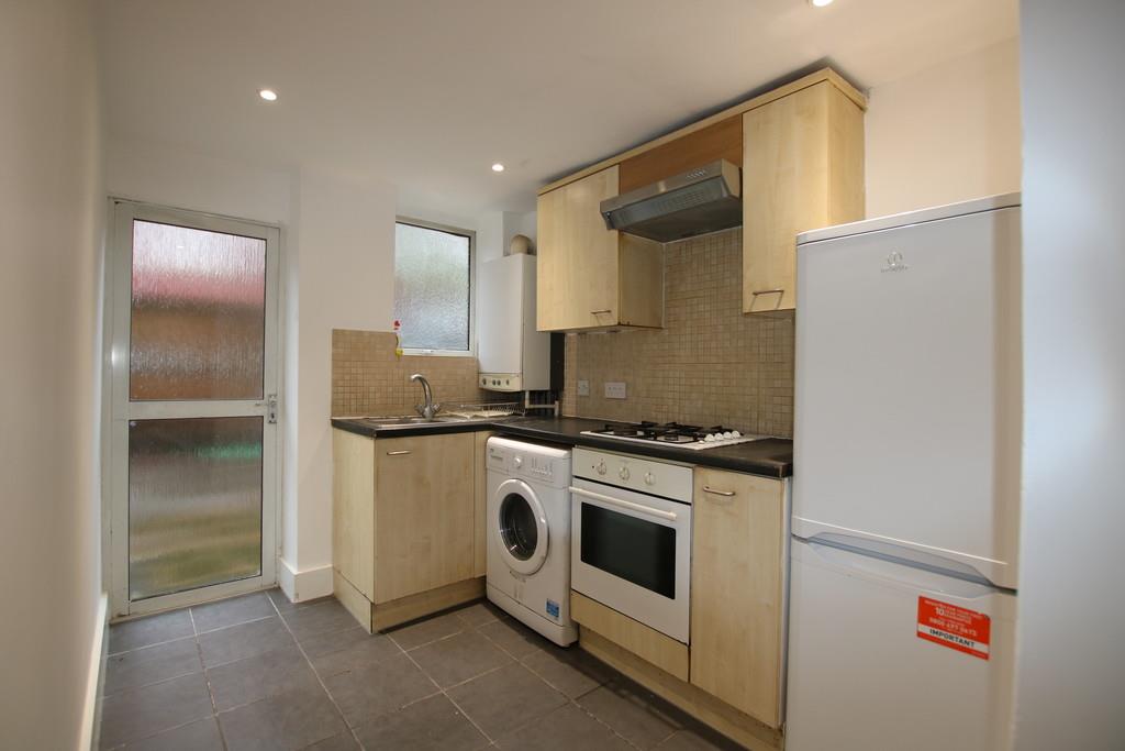 Flat Park Avenue in Greater London