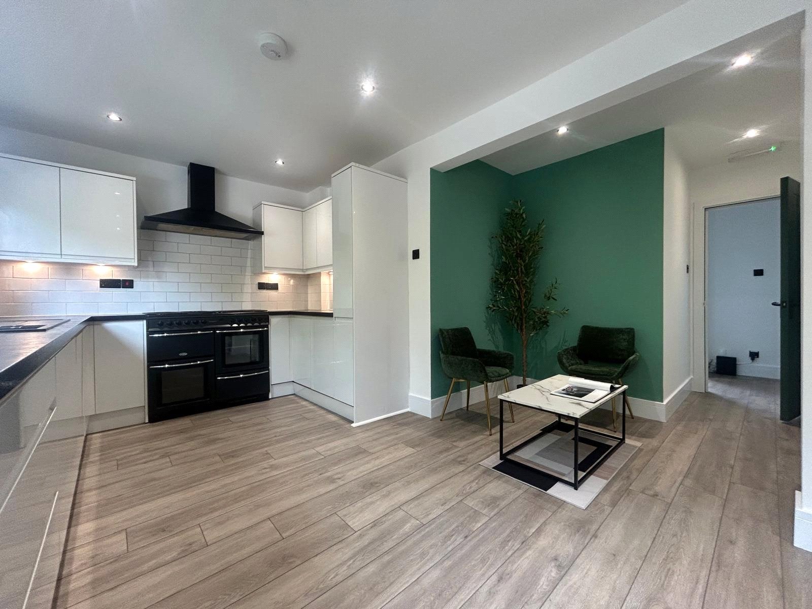 Room Canterbury Road in Guildford