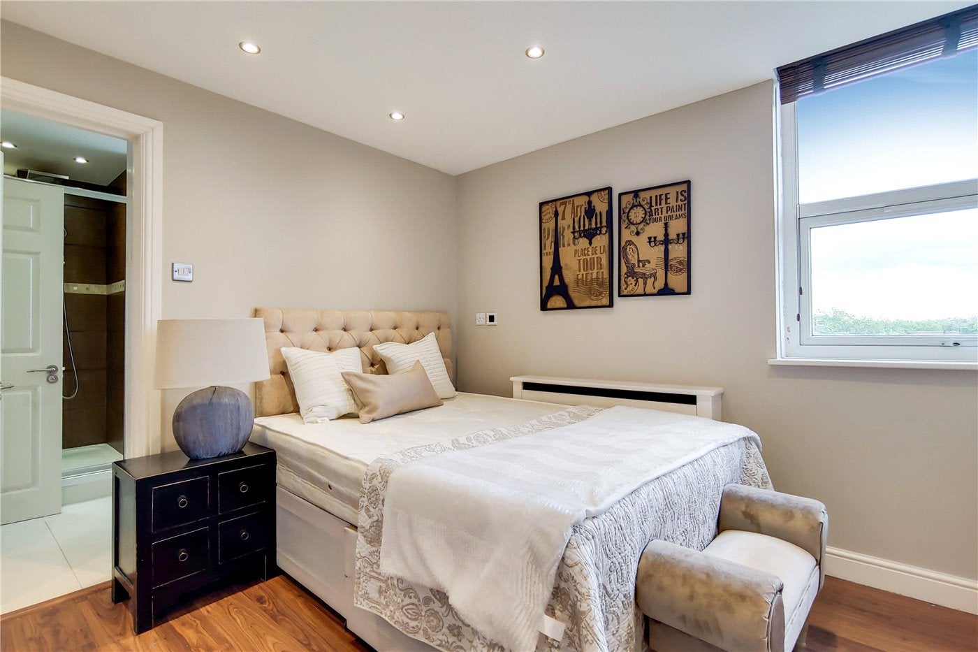 Flat Queensmead in Greater London