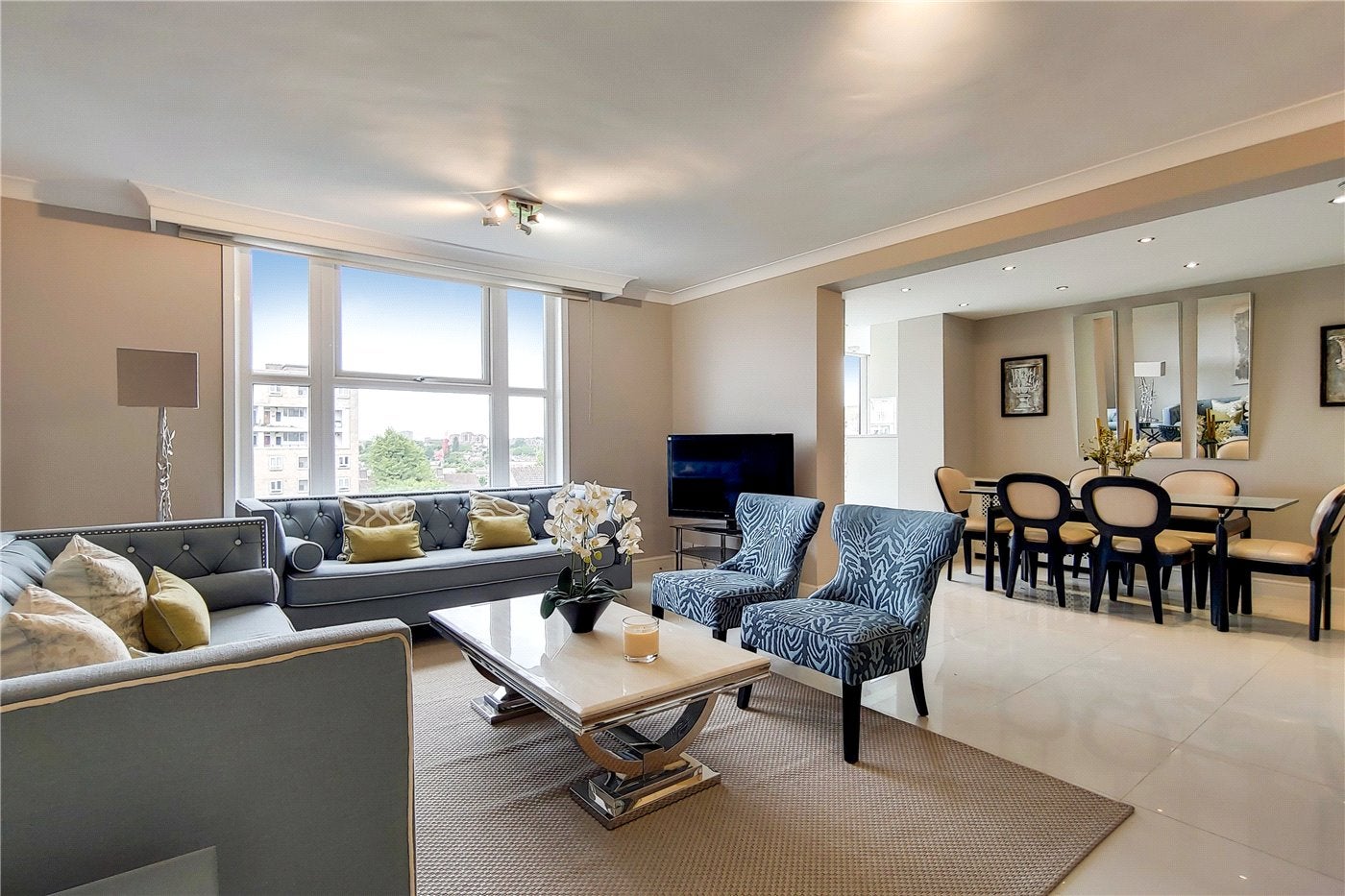 Flat Queensmead in Greater London