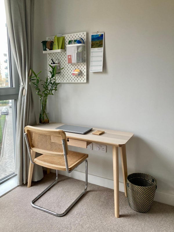 Room Waterfront Drive in Greater London