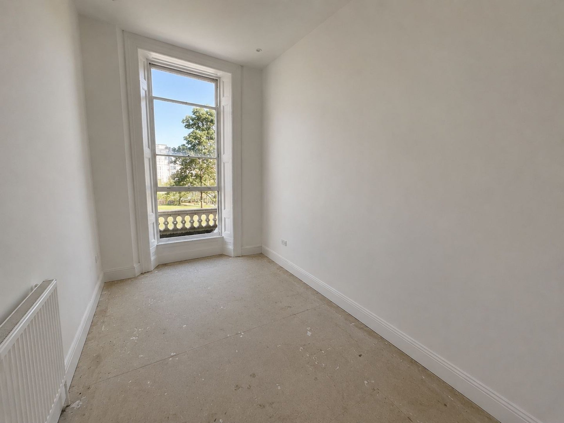 Flat Warrior Square in St Leonards