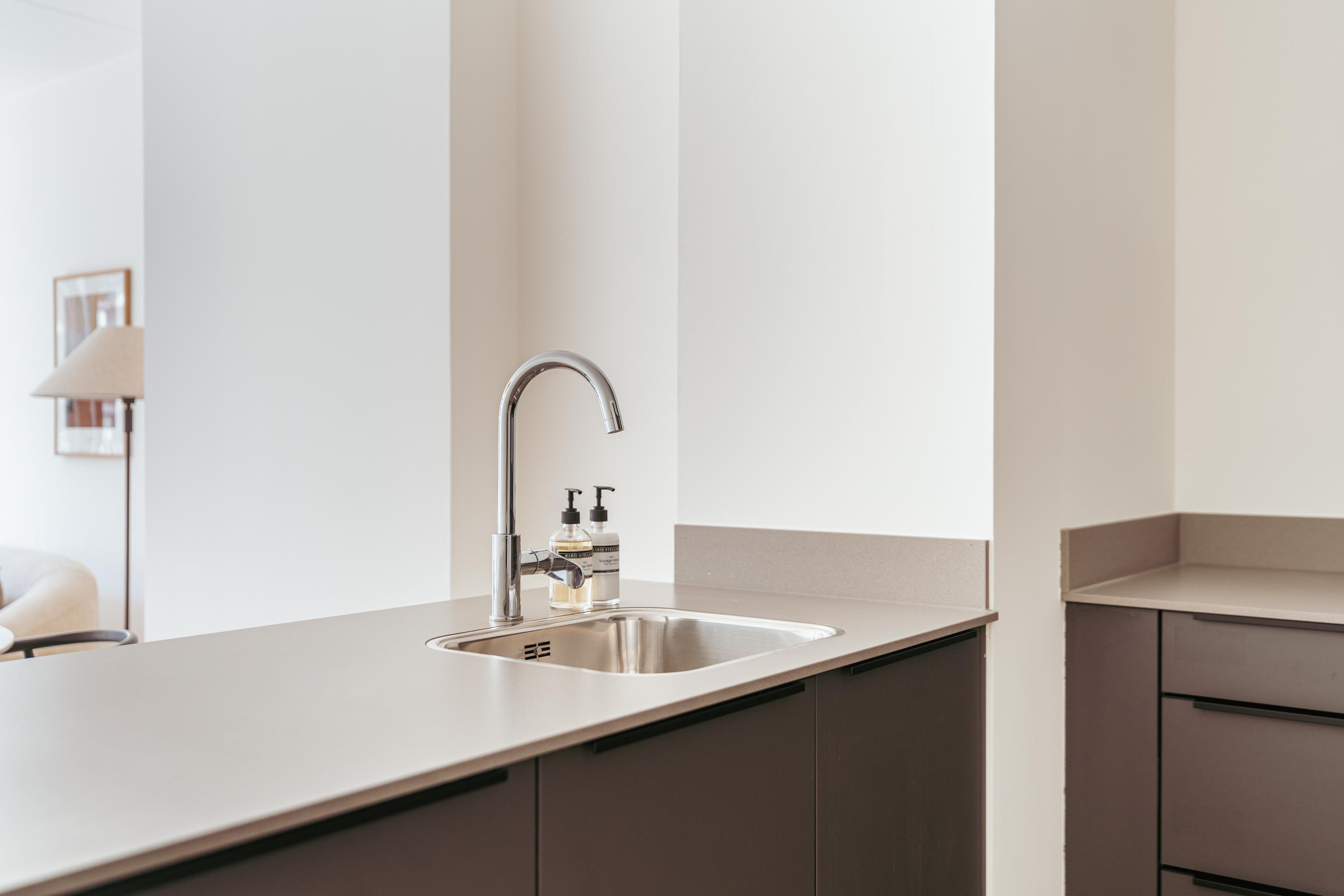 Appartement te koop: Elizabeth Anscombestraat 119, Amsterdam