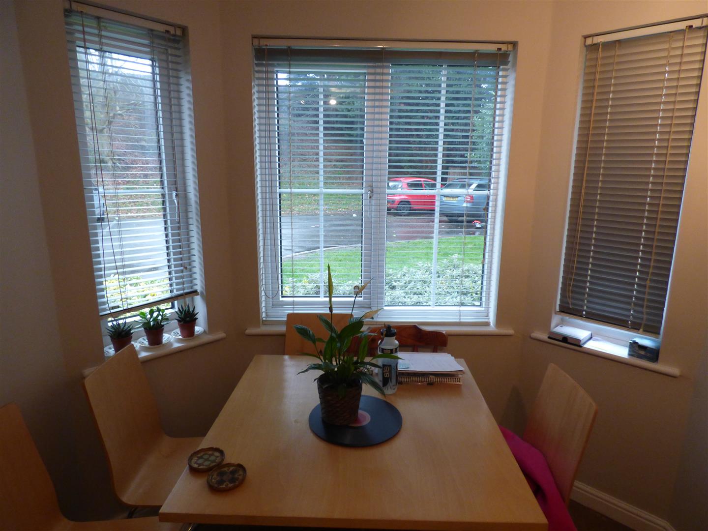 Flat Chelsfield Grove in Manchester