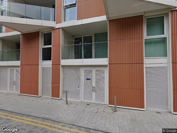 Flat Bonnet Street in Greater London
