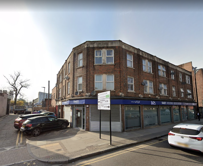 Flat Claremont Road in Greater London