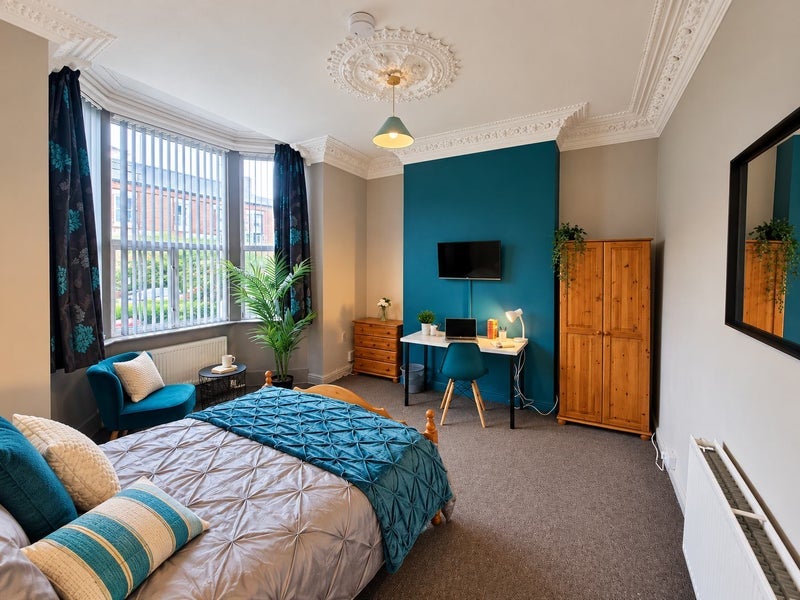 Room Brackenbury Road in Preston